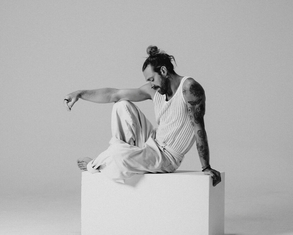 artists-jonathan-roy